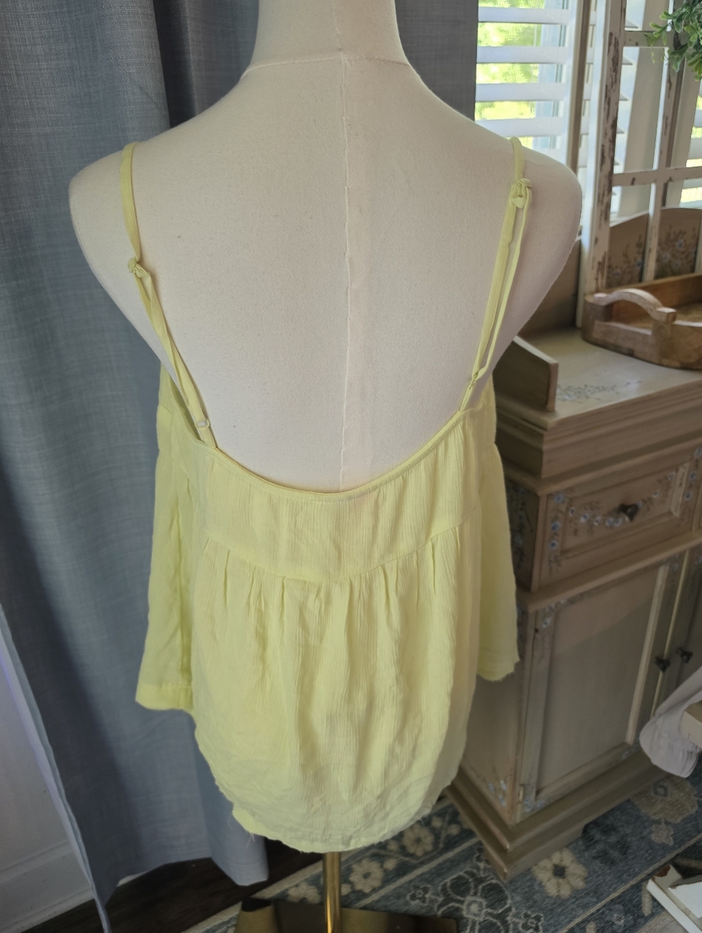 NWT Urban Yellow Tie Top - Picture 3 of 5
